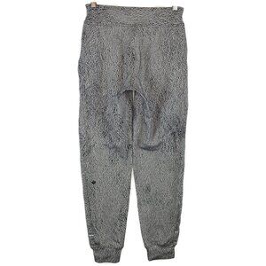 lululemon Ready To Rulu Pant Size 2 in Running Luon Spray Jacquard White…